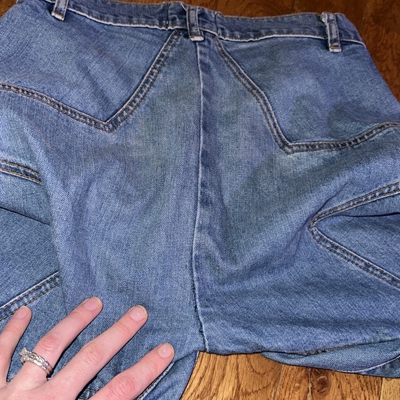 Revice Denim Venus Cropped Jeans - Picture 4 of 5